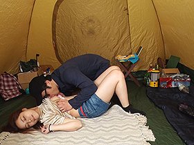 暴走アップロード〜某動画配信サイトに野外エロキャンプ動画を投稿したら瞬殺でBANされたのでエロビデオとして配信しました〜 サンプル動画サムネイル